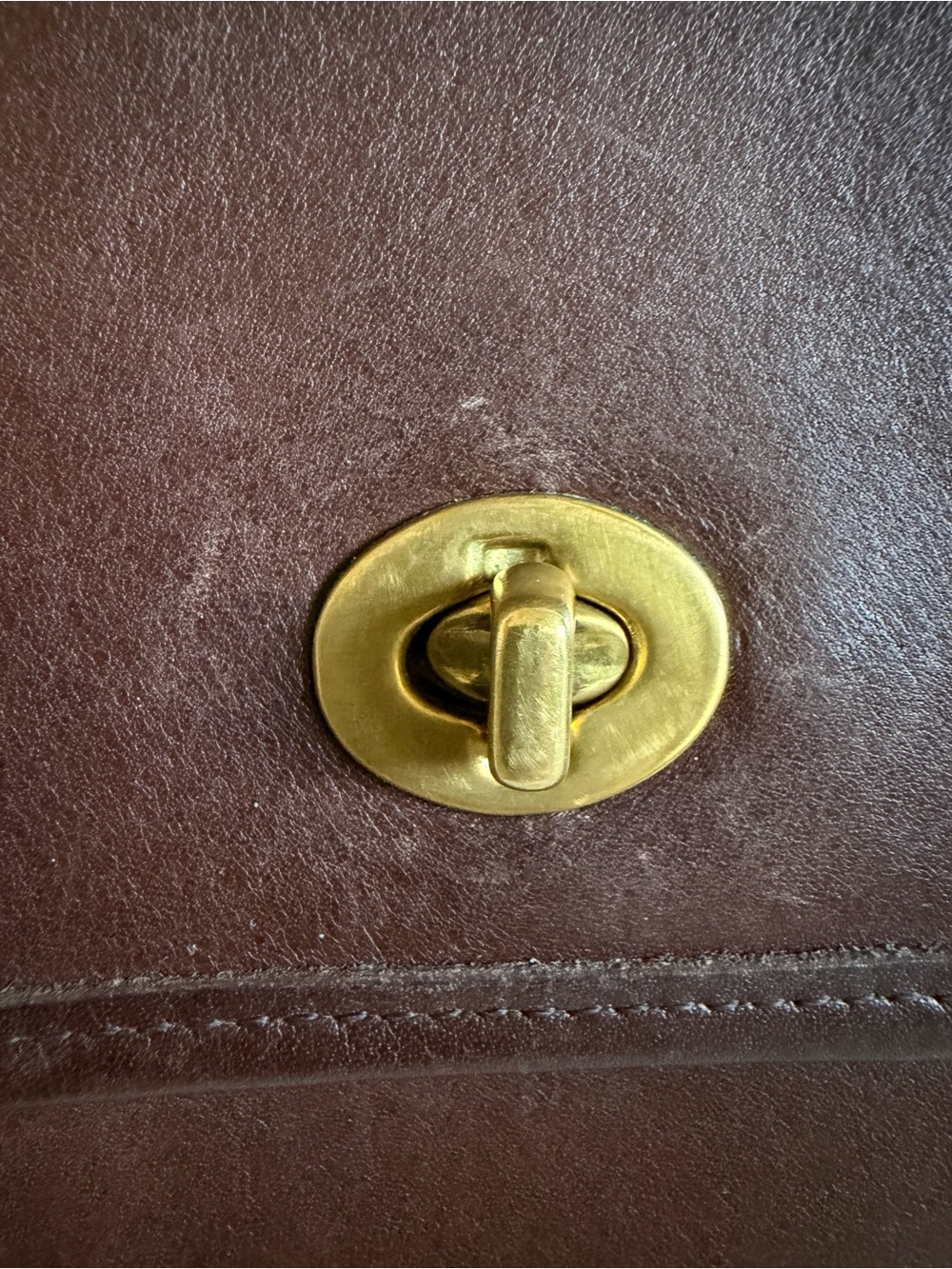 Coach Vintage Court Leather Bag D8U-9870 in Deep Brown - Picture 5 of 13